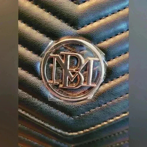 Badgley Mischka NWT Crossbody - Picture 9 of 13